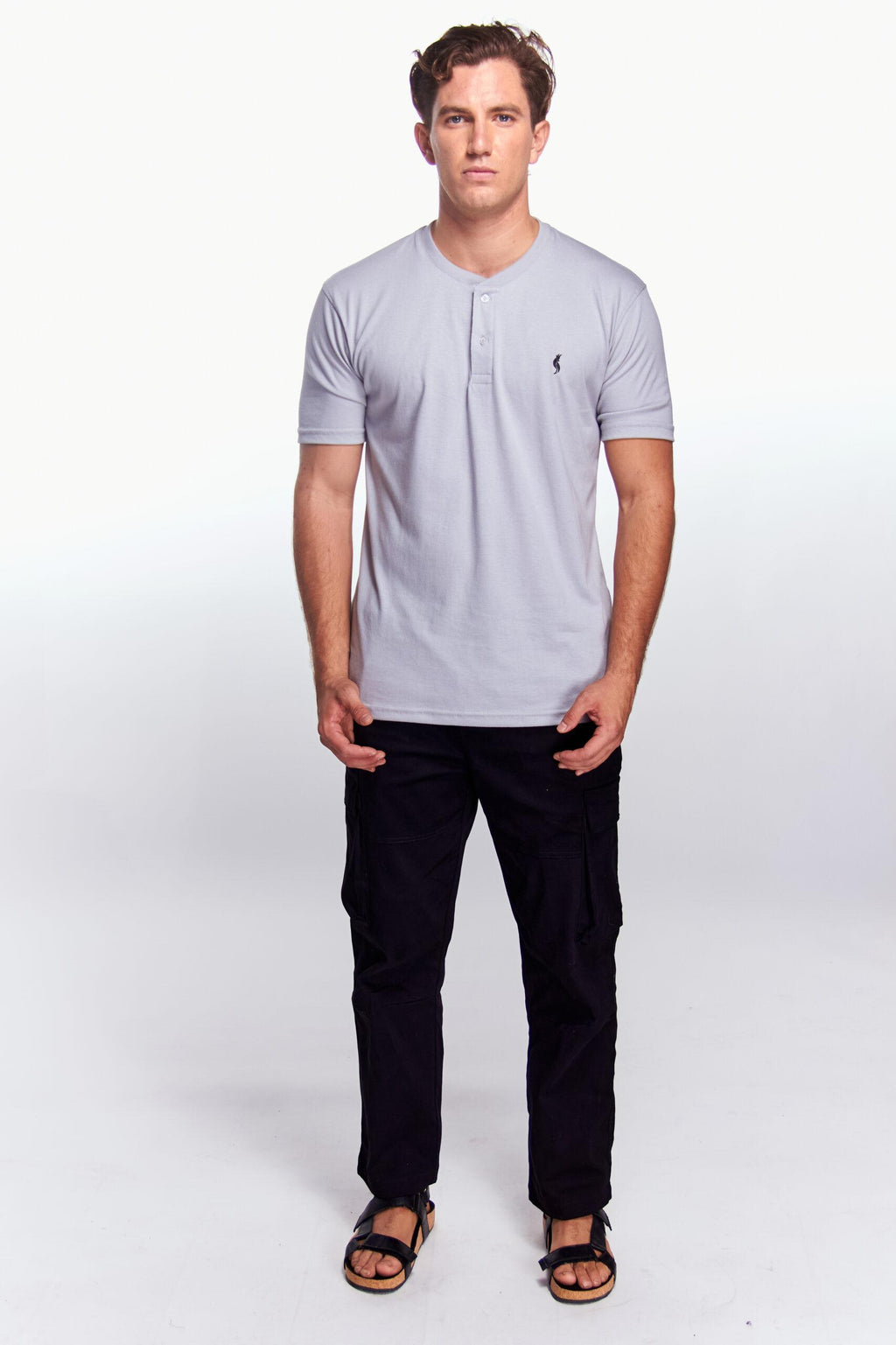 Playera Henley Manga corta Gris perla