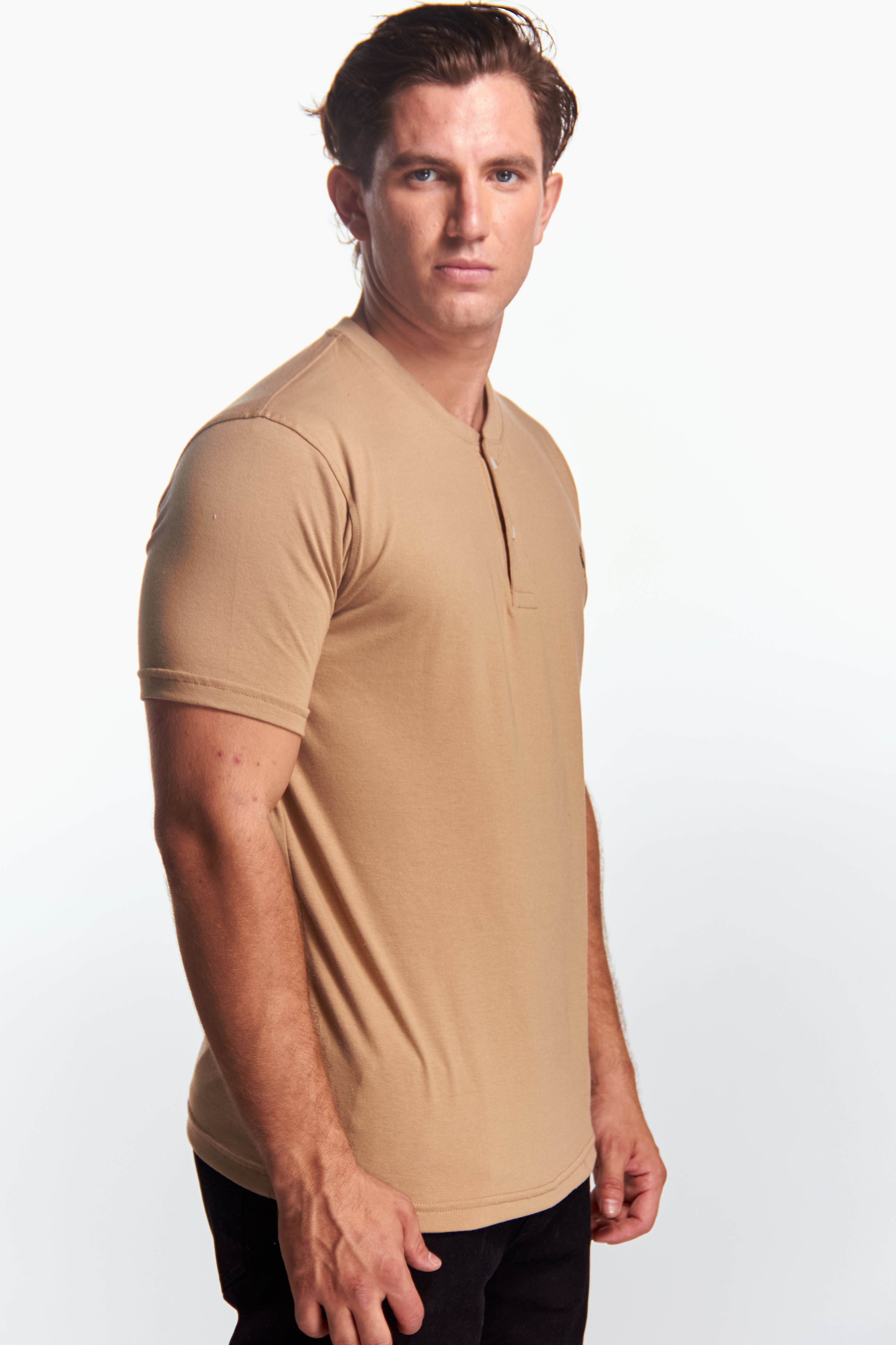 Playera Henley Manga corta Beige