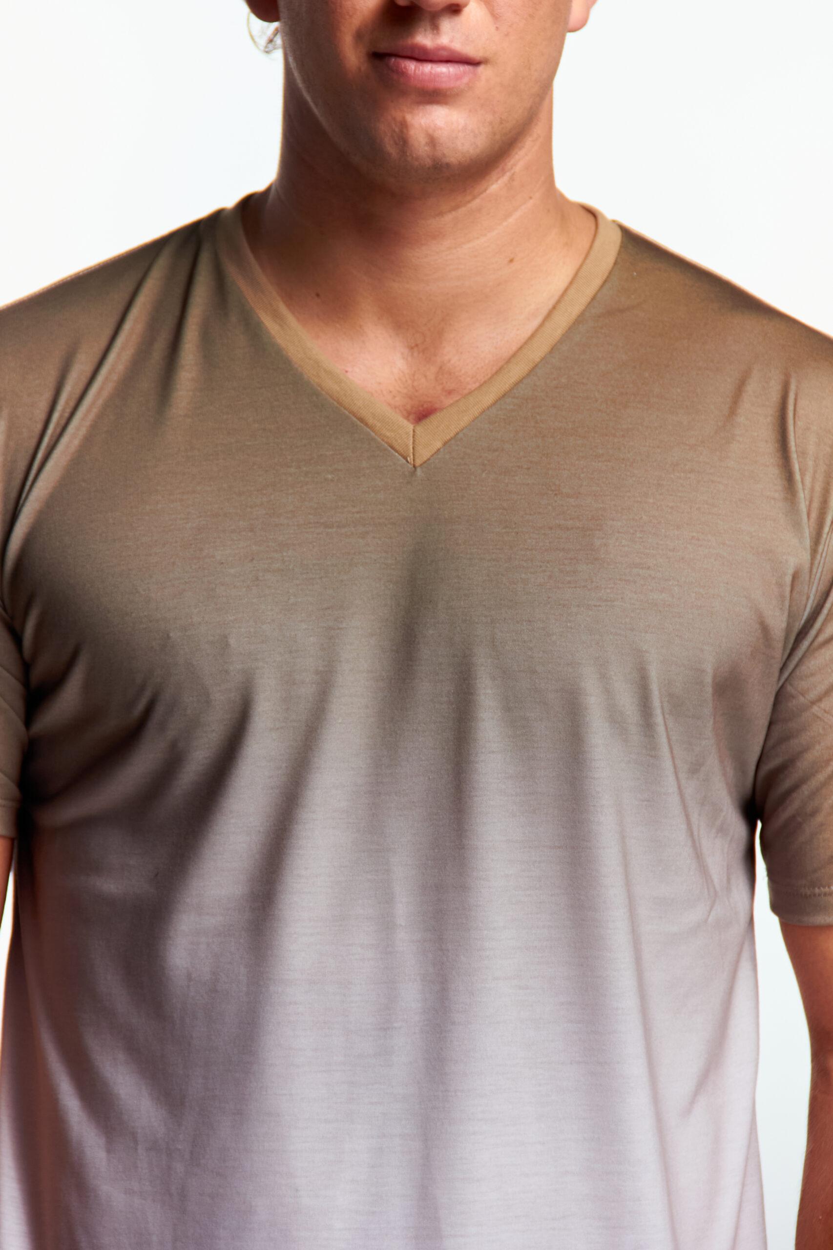 Playera Cuello V Manga corta Degradado Cafe