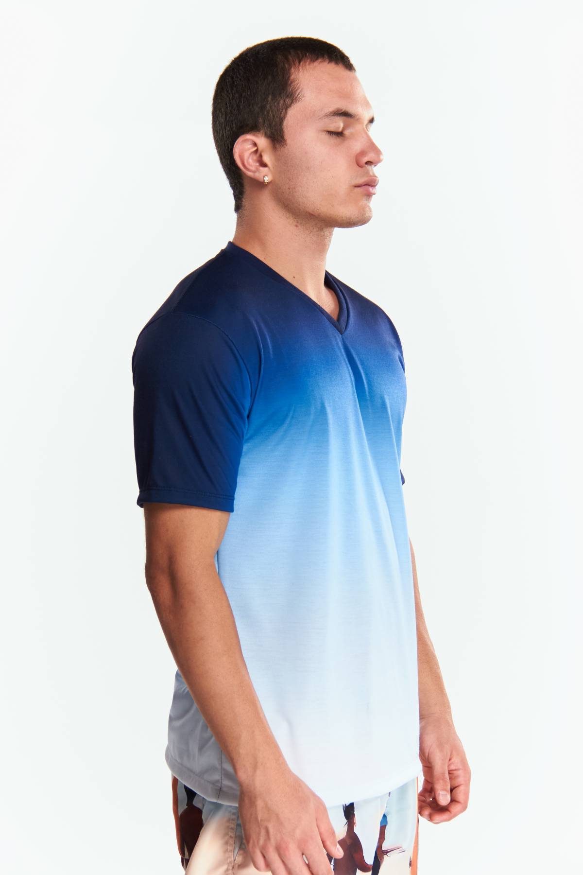 Playera Cuello V Manga corta Degradado Azul marino